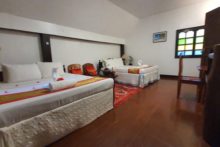 Room 28 of 141