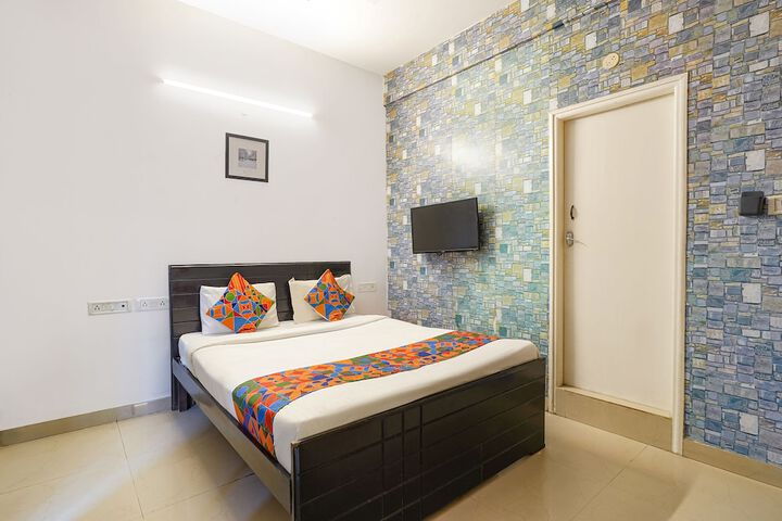Room 18 of 27