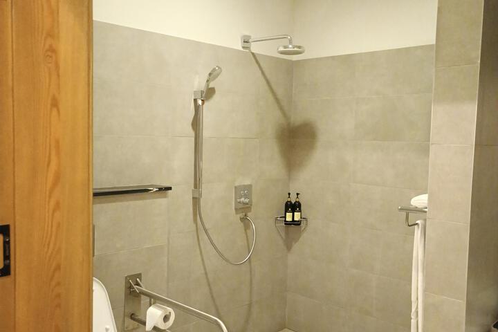 Room 44 of 70