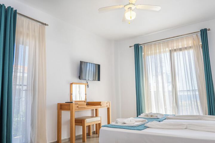 Room 10 of 29