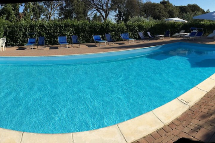 Pool 50 of 81