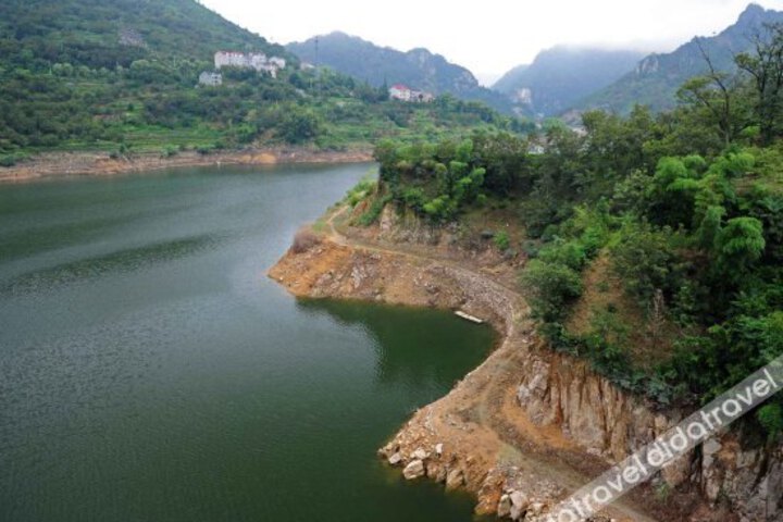Zhexi Canyon Linhu Villa Hotel
