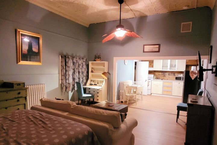 Room 42 of 75