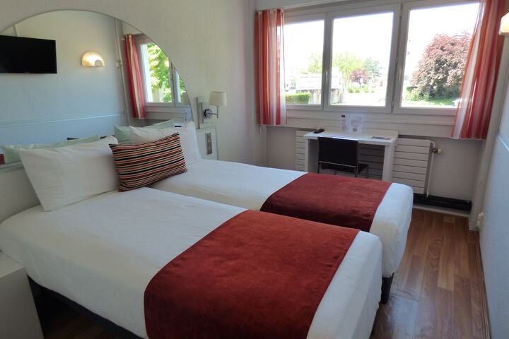 Room 14 of 45