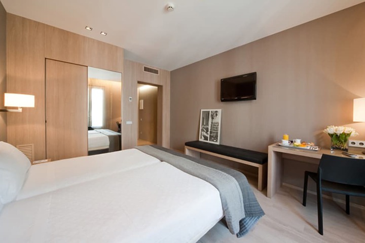 Room 9 of 41