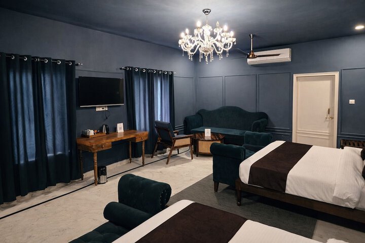 Room 30 of 74