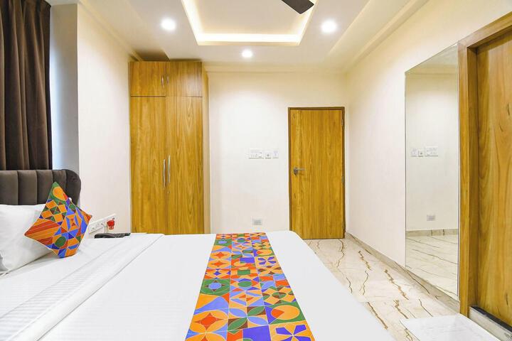 Room 4 of 36