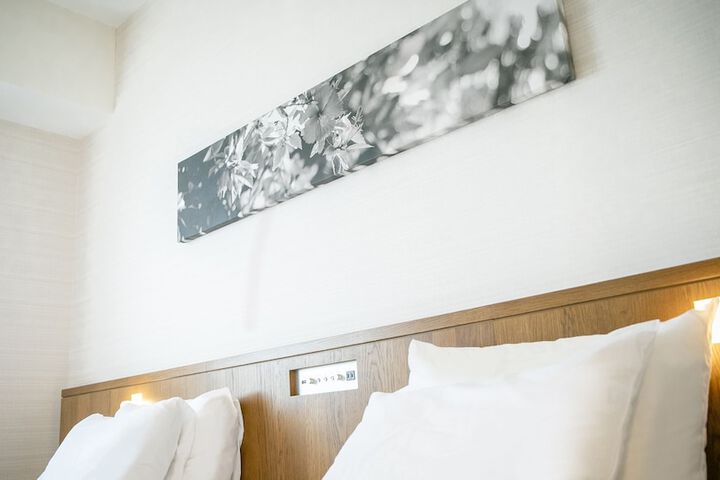 Room 19 of 104
