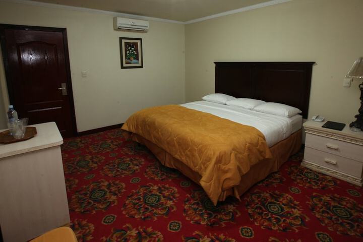Room 4 of 14