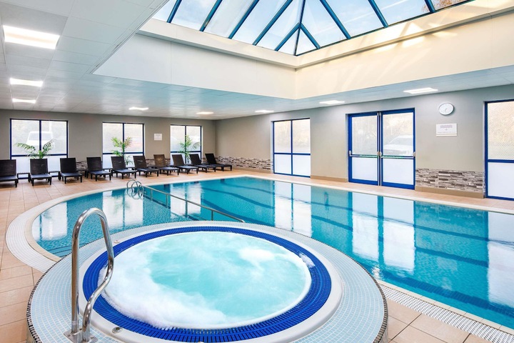 Hotel with Pool
