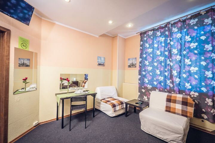 Room 8 of 45