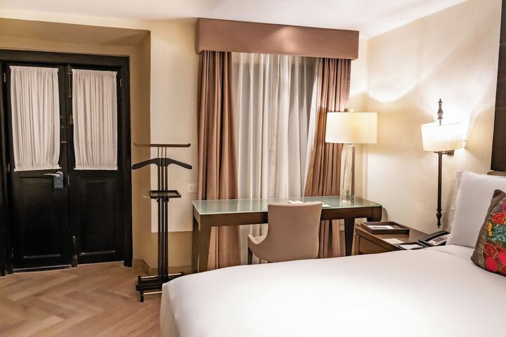 Room 34 of 92