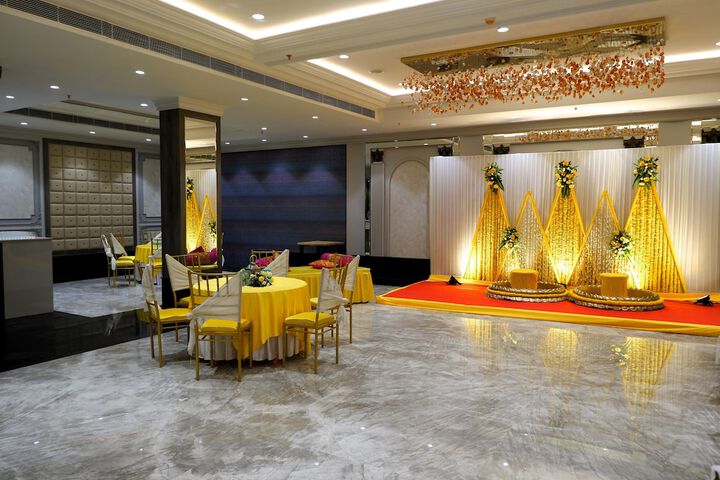 Ballroom/Hall 105 of 117