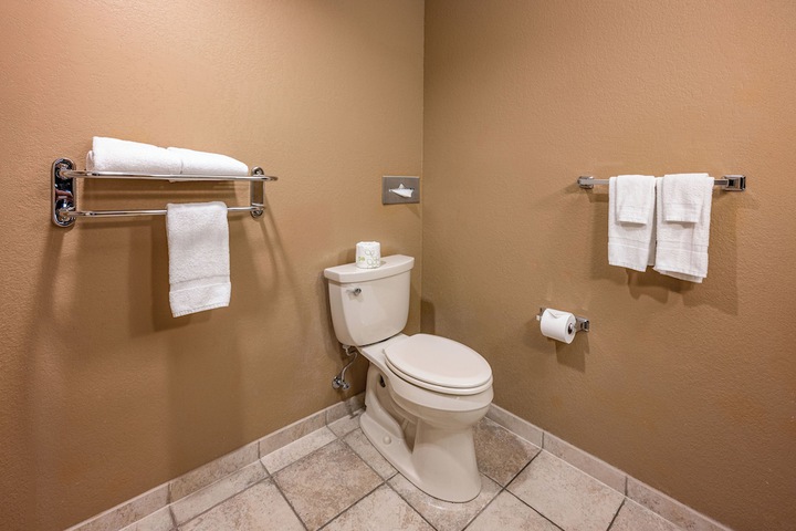 2 Queen Beds Mobility Accessible Villa Golf View (58 of 68)