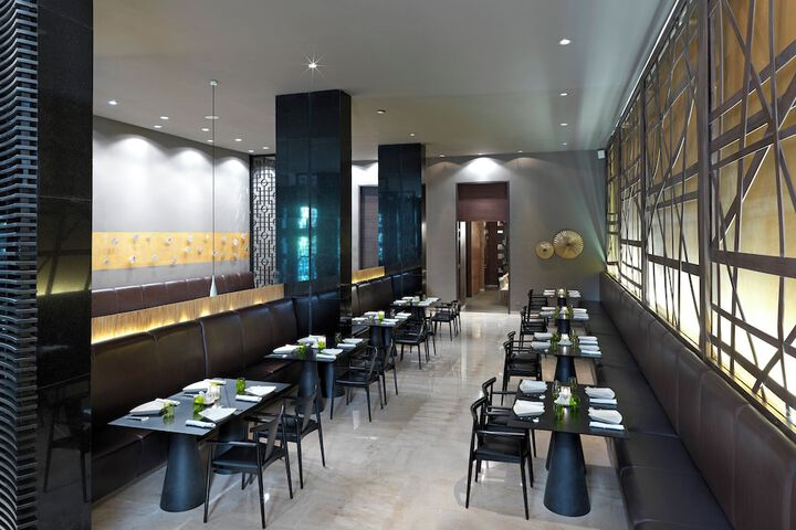 Dining 113 of 196