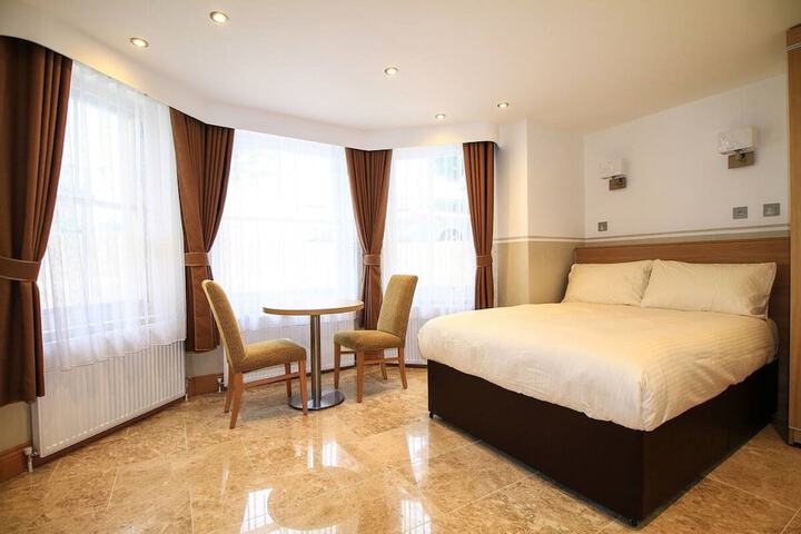 Room 54 of 90