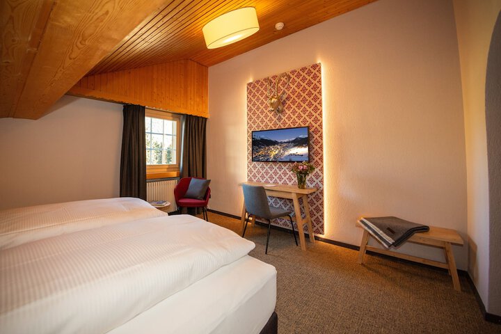 Room 16 of 37