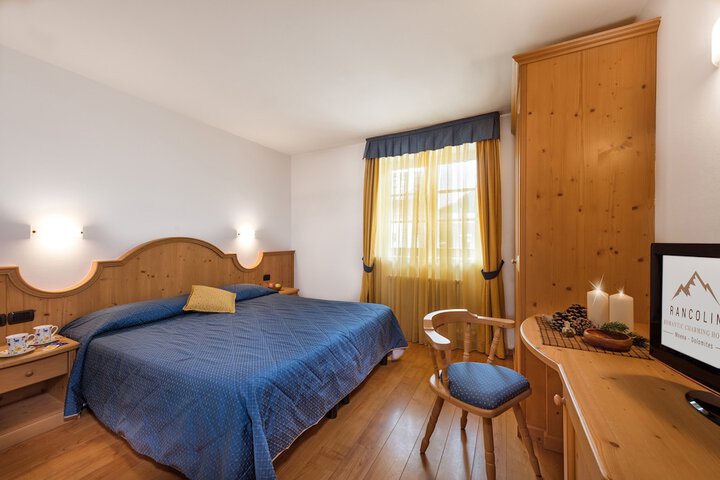 Room 3 of 32