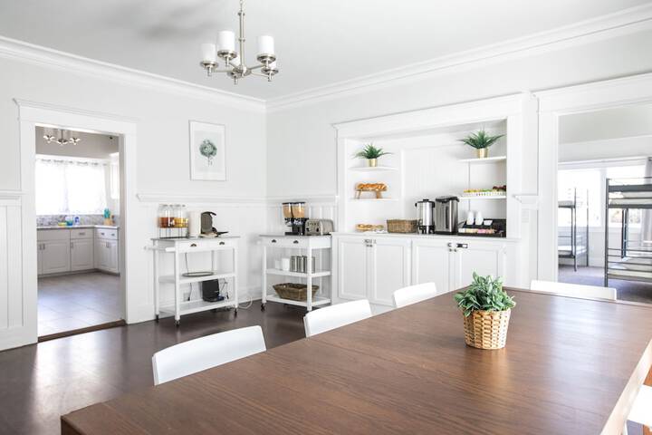 Breakfast/Coffee Service 15 of 69