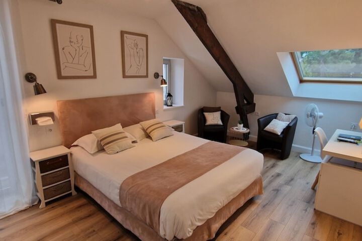 Room 9 of 28