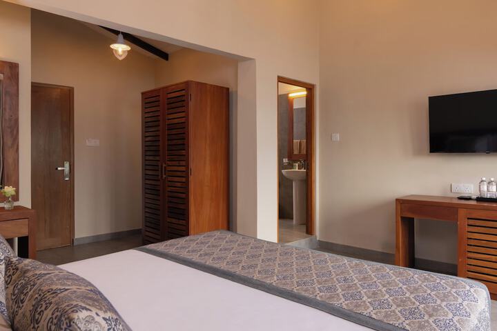 Room 2 of 31