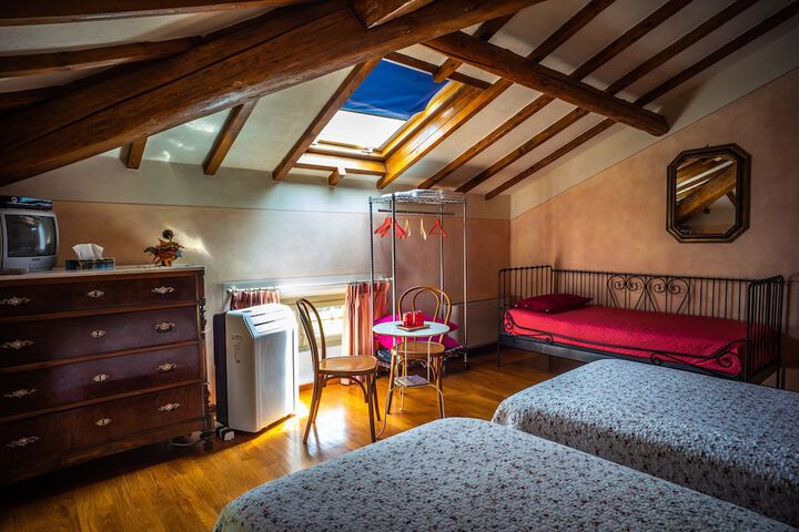 Room 30 of 89