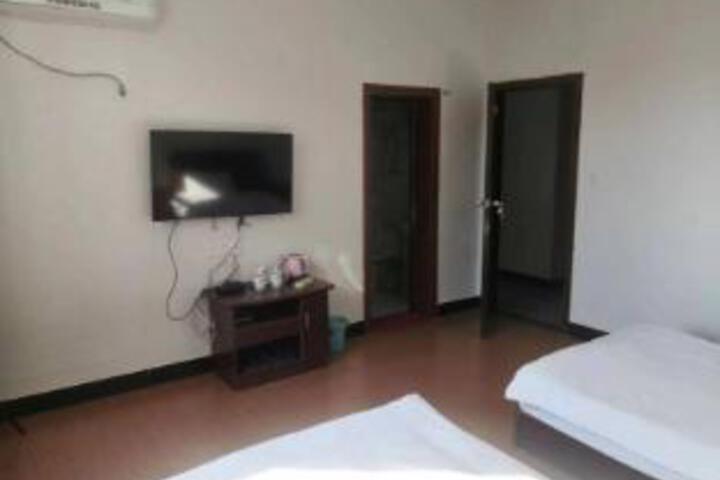 Room 7 of 8