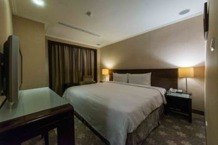 Room 3 of 50