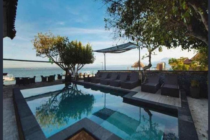 Puri Nusa Beach Hotel