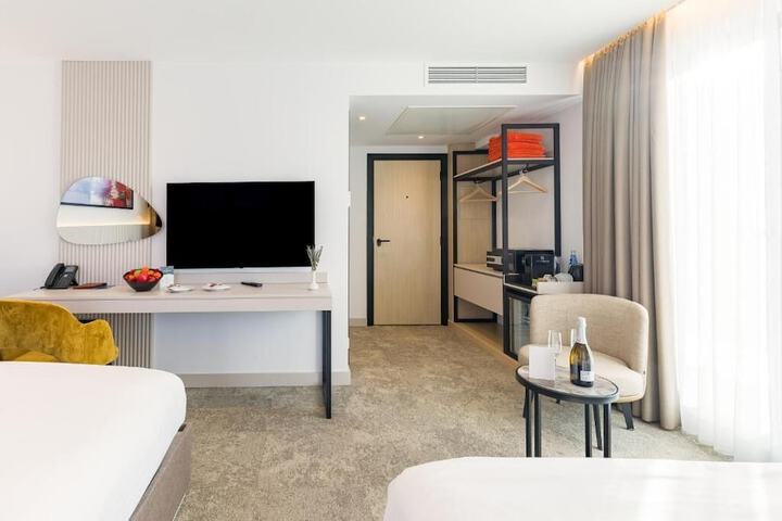 Room 14 of 55