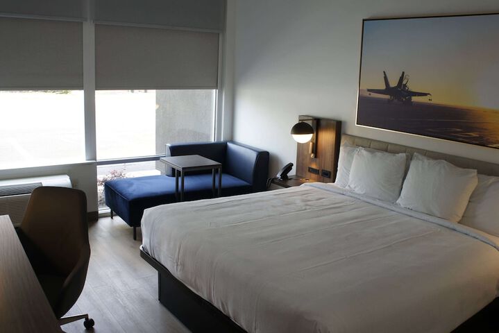 1 King Bed (12 of 13)