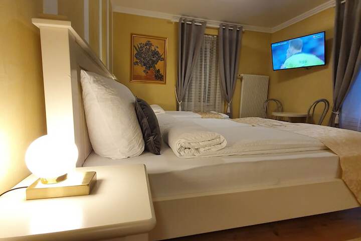 Room 48 of 266