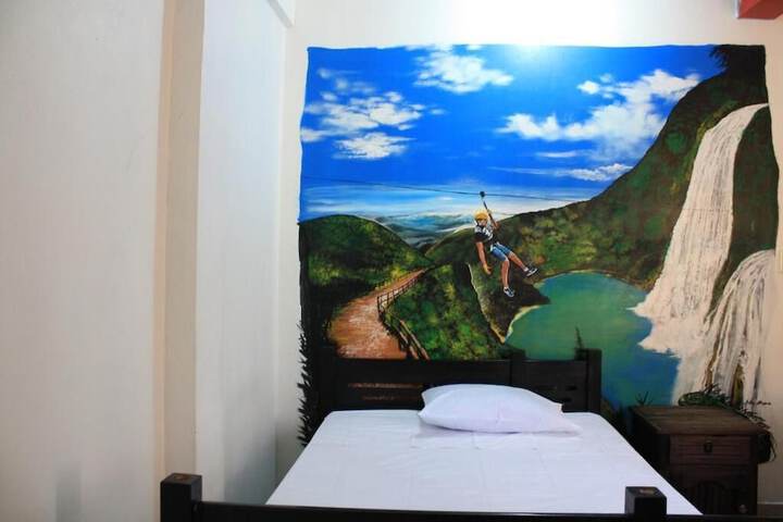 Room 6 of 18