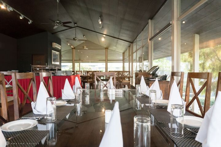 Dining 89 of 158