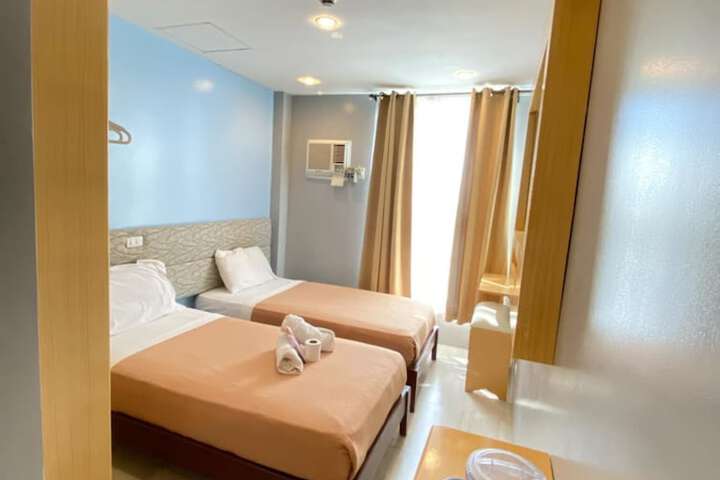 Room 11 of 22