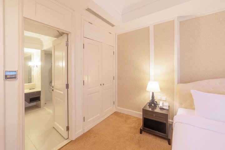 Room 4 of 67