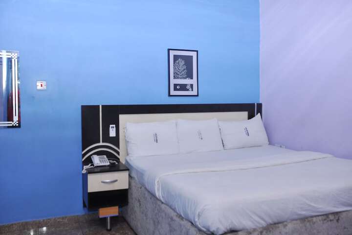 CALIFORNIA GARDEN HOTEL AND SUITES