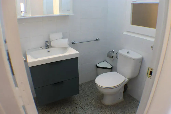 Room 8 of 20