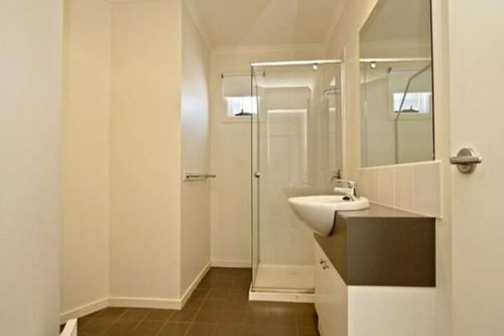Room 7 of 11