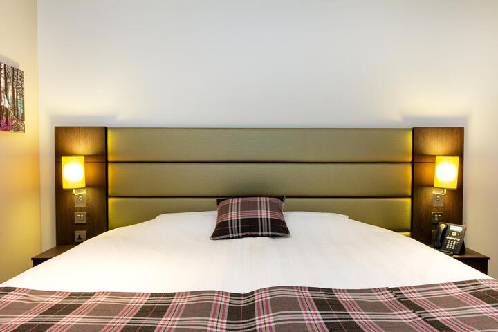 Room 14 of 25