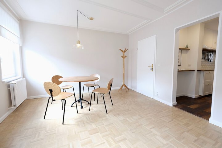 Room 12 of 32