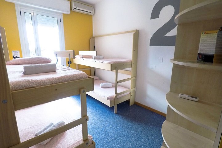 Room 6 of 51