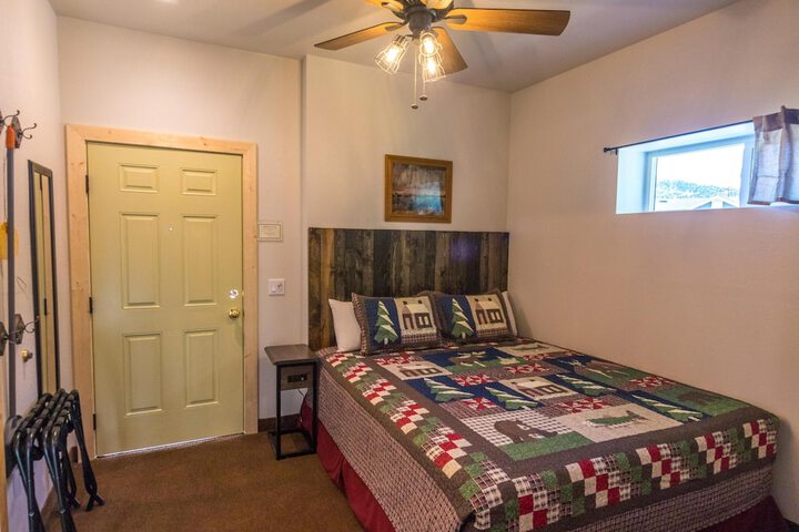 Room 2 of 49