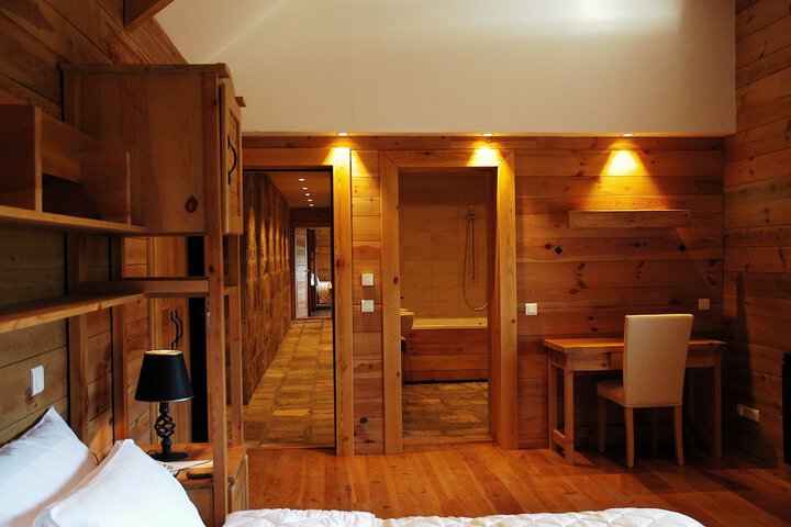 Room 12 of 53