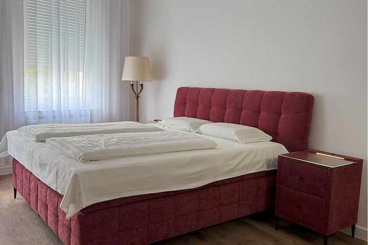 Room 3 of 25