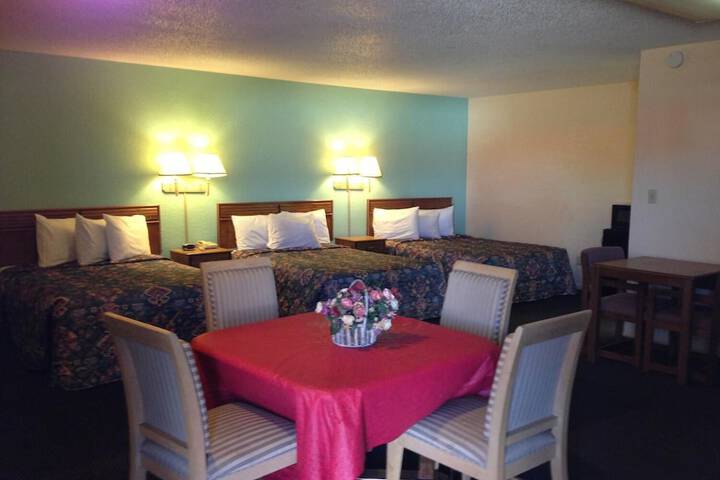 Room 8 of 14