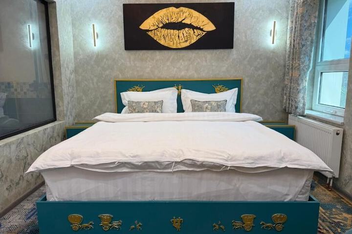 Room 4 of 22