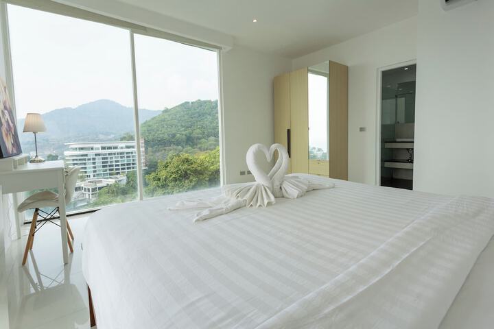 Room 6 of 19