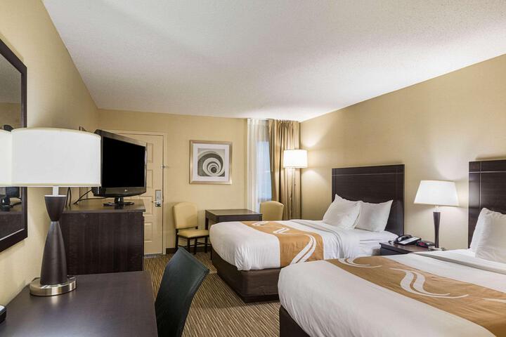2 Double Beds (4 of 11)