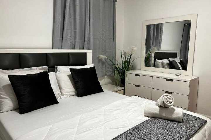Room 14 of 28